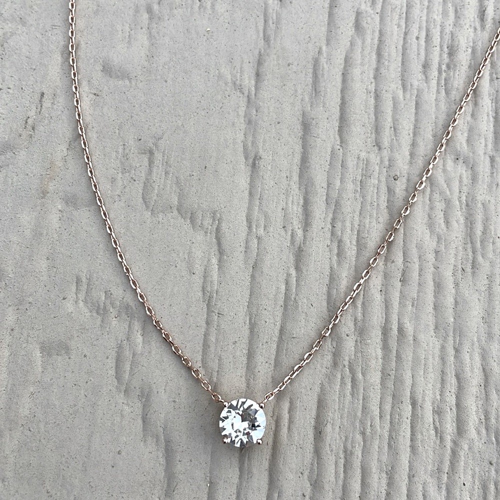 Neckace gold rose tone